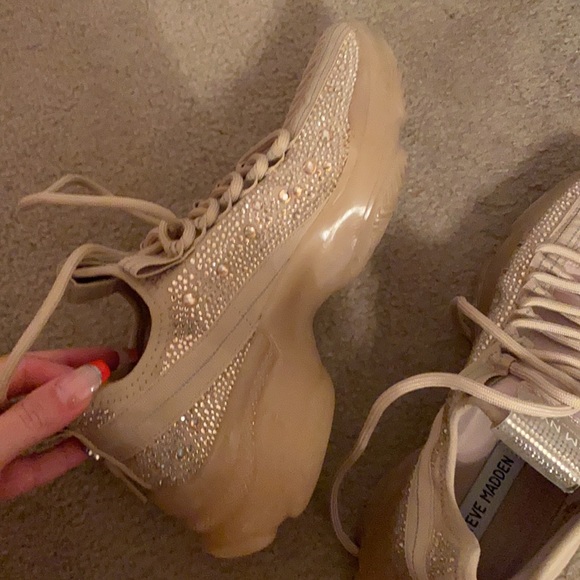 Steve Madden Maxima Blush Multi Sneakers - Picture 3 of 9